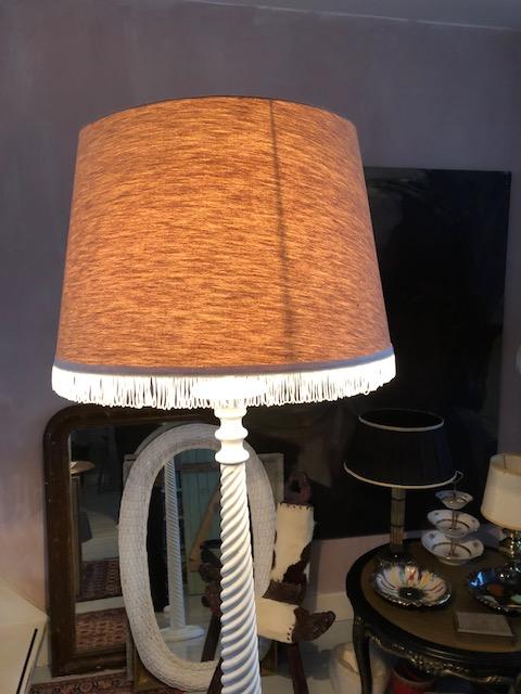 Brocante houten vloerlamp